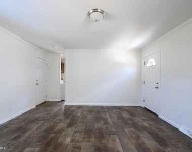 42 Edgewater Drive - Photo Thumbnail 7