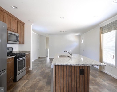 42 Edgewater Drive - Photo Thumbnail 2