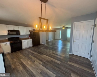 172 Abigail Lane - Photo Thumbnail 5