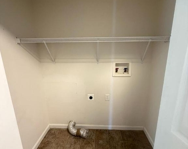 172 Abigail Lane - Photo Thumbnail 8