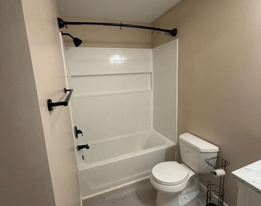 172 Abigail Lane - Photo Thumbnail 10
