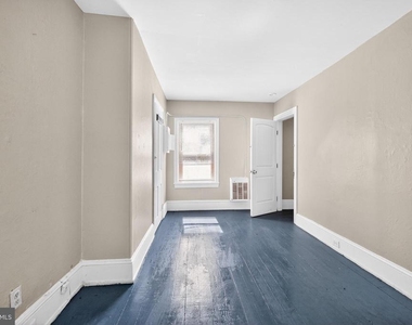 40 S Governors Avenue - Photo Thumbnail 4