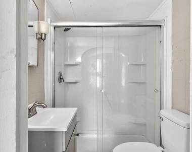 40 S Governors Avenue - Photo Thumbnail 12