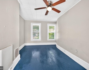 40 S Governors Avenue - Photo Thumbnail 8