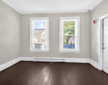 40 S Governors Avenue - Photo Thumbnail 5