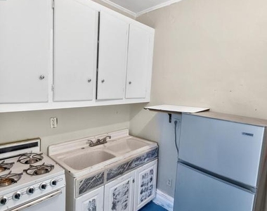 40 S Governors Avenue - Photo Thumbnail 7