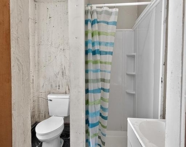 40 S Governors Avenue - Photo Thumbnail 8