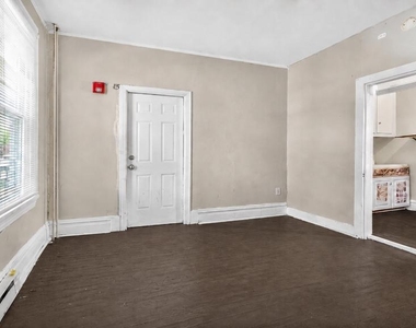 40 S Governors Avenue - Photo Thumbnail 4