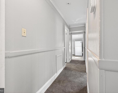 216 W Division Street - Photo Thumbnail 6