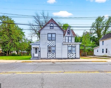 214 W Division Street - Photo Thumbnail 1