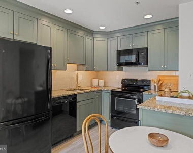 1237 Kenyon Street Nw - Photo Thumbnail 7