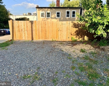 2920 8th Street Ne - Photo Thumbnail 19