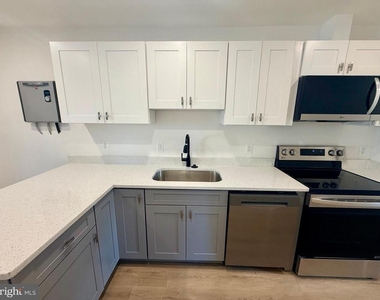 2920 8th Street Ne - Photo Thumbnail 6