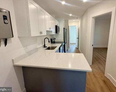 2920 8th Street Ne - Photo Thumbnail 4