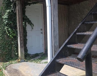157 Chesapeake Street Sw - Photo Thumbnail 4