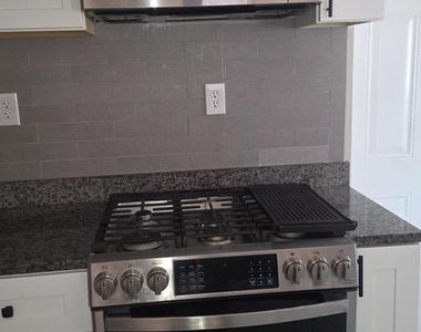 157 Chesapeake Street Sw - Photo Thumbnail 7