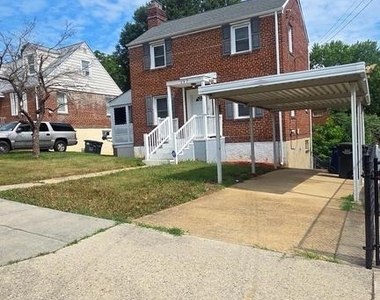 157 Chesapeake Street Sw - Photo Thumbnail 1