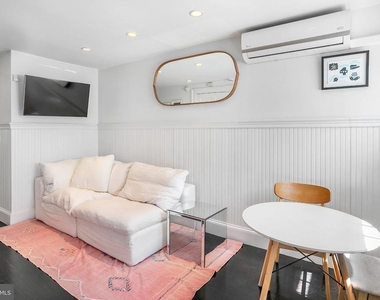 1832 Corcoran Street Nw - Photo Thumbnail 2