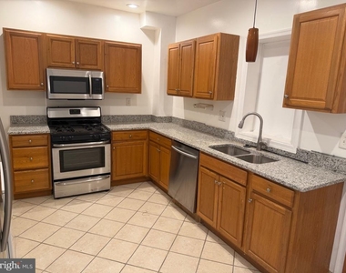 1249 Morse Street Ne - Photo Thumbnail 8