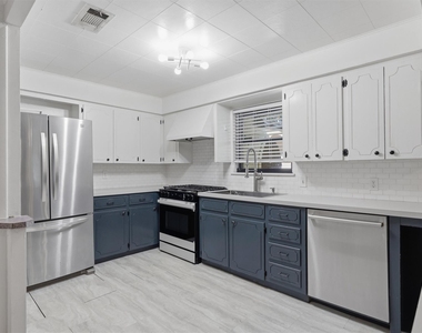 2204 Santa Rita St - Photo Thumbnail 7