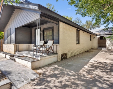 2204 Santa Rita St - Photo Thumbnail 2