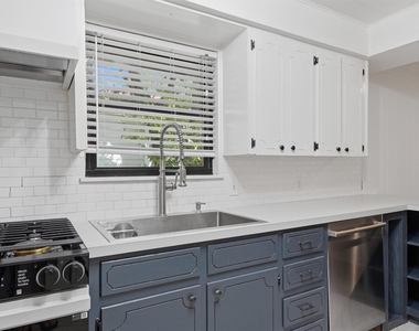 2204 Santa Rita St - Photo Thumbnail 9