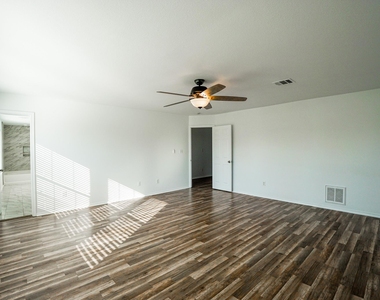 801 Cisco Valley Cv - Photo Thumbnail 13