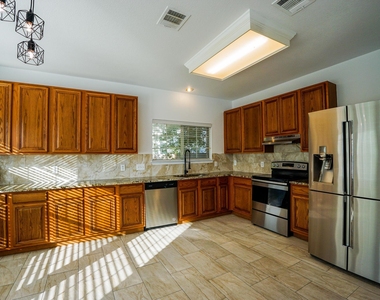 801 Cisco Valley Cv - Photo Thumbnail 8
