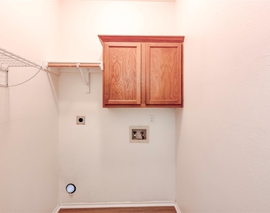 8116 Forest Heights Ln - Photo Thumbnail 28