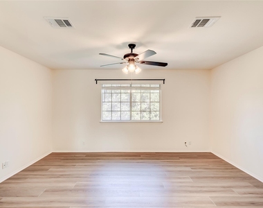 8116 Forest Heights Ln - Photo Thumbnail 15