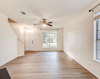 8116 Forest Heights Ln - Photo Thumbnail 6