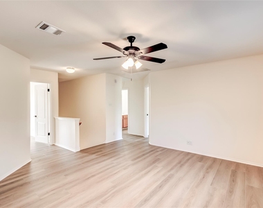 8116 Forest Heights Ln - Photo Thumbnail 16