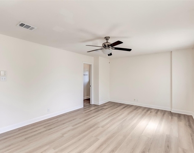 8116 Forest Heights Ln - Photo Thumbnail 18
