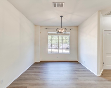 8116 Forest Heights Ln - Photo Thumbnail 7