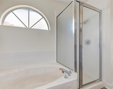 8116 Forest Heights Ln - Photo Thumbnail 22