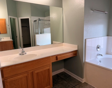 1812 Montana Sky Dr - Photo Thumbnail 11