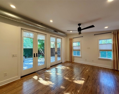 1211 E 2nd St - Photo Thumbnail 31