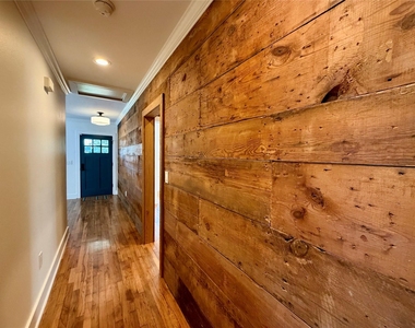1211 E 2nd St - Photo Thumbnail 13