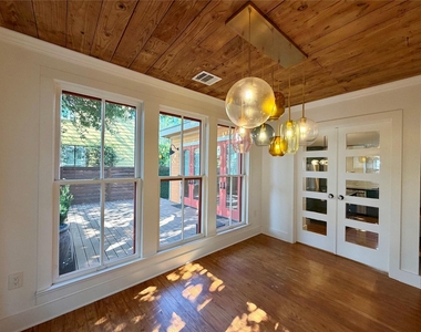 1211 E 2nd St - Photo Thumbnail 3