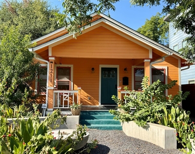 1211 E 2nd St - Photo Thumbnail 10