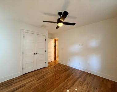 1211 E 2nd St - Photo Thumbnail 22
