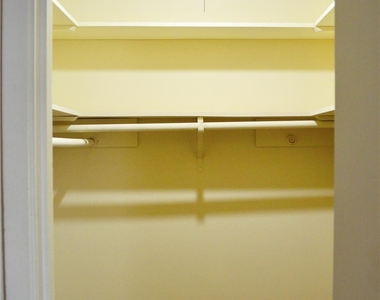4709 Harmon Ave - Photo Thumbnail 4