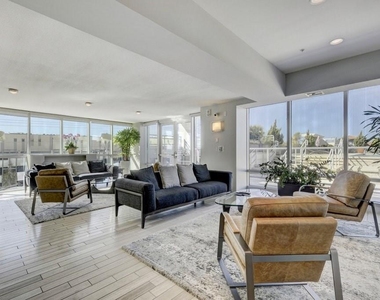 300 Bowie St - Photo Thumbnail 12