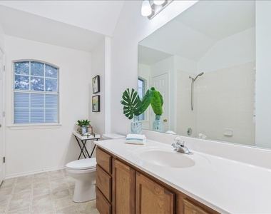 712 Arrowood Pl - Photo Thumbnail 24