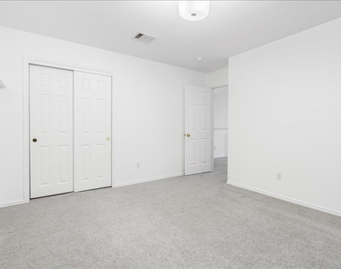 712 Arrowood Pl - Photo Thumbnail 26