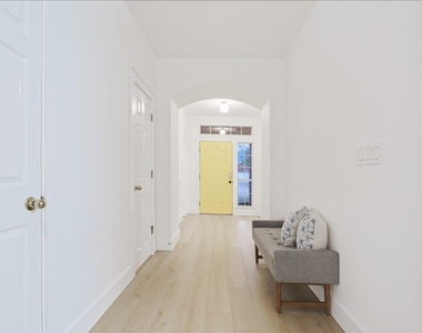 712 Arrowood Pl - Photo Thumbnail 4
