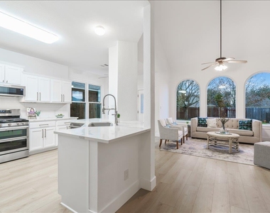 712 Arrowood Pl - Photo Thumbnail 5