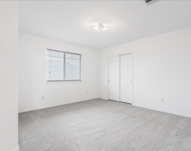 712 Arrowood Pl - Photo Thumbnail 27