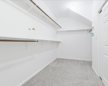 712 Arrowood Pl - Photo Thumbnail 19