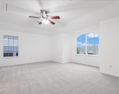712 Arrowood Pl - Photo Thumbnail 20